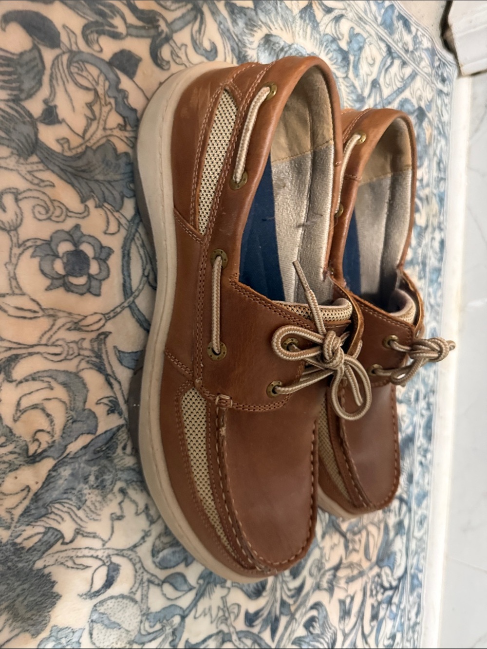 Franco Fortini Men’s Tan Leather Boat Shoes with Cream Laces - Picture 2 of 7